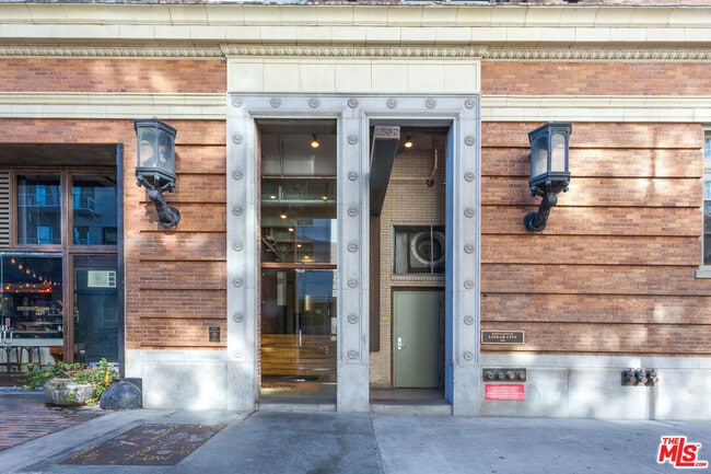 Photo - 1850 Industrial St Unit 312