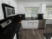 Photo - Gorgeous 4 bedroom & 3 bathroom house