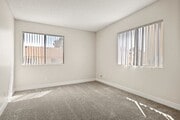 Photo - Chatsworth Plaza Apartments