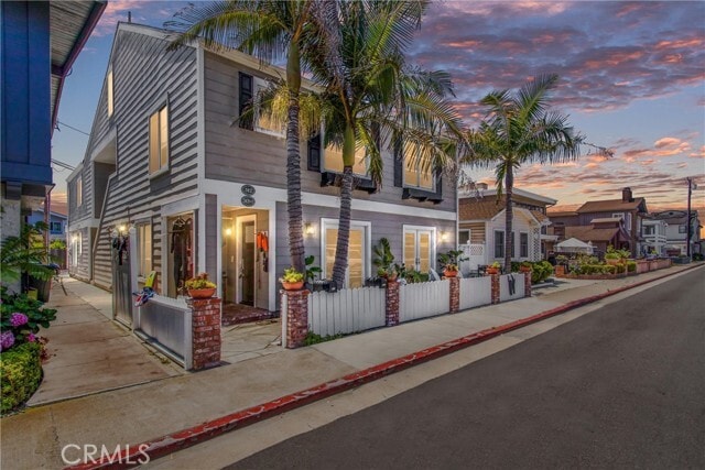 Building Photo - 512 35th St