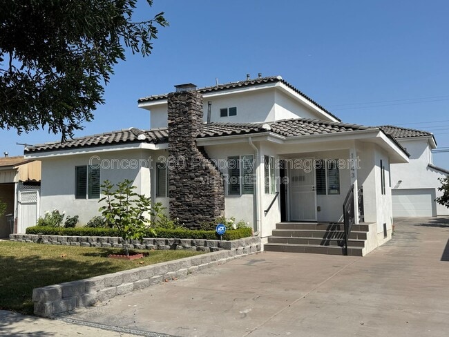 Building Photo - 1143 W 163rd St