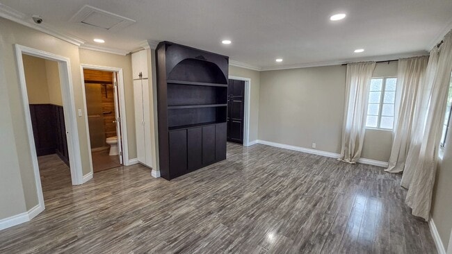 Photo - 5 Bed 3 Bath House Available Now!