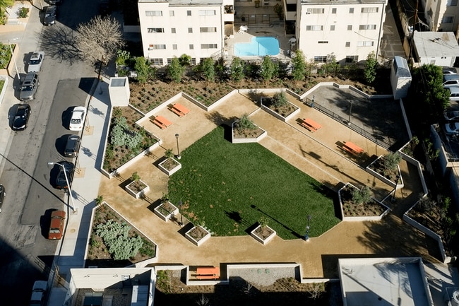 Adjacent Park with Designated Dog Area - Lumina Hollywood