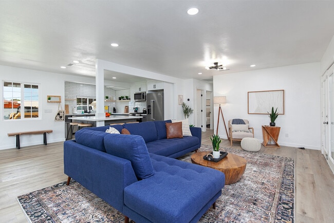 Photo - 5609 Cervantes Ave