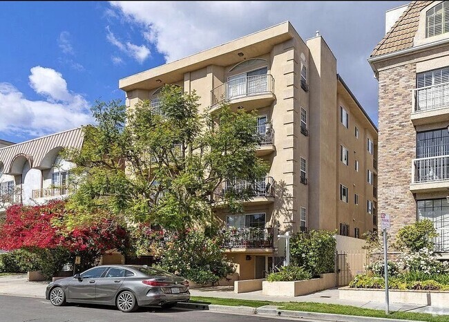 Building Photo - 1932 Pelham Ave Rental