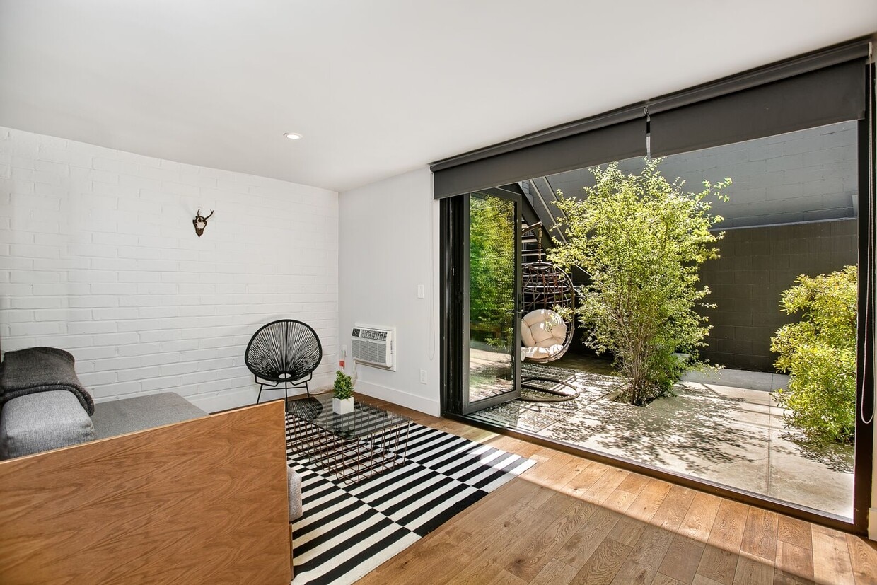 Floor Plan - Furnished Studio