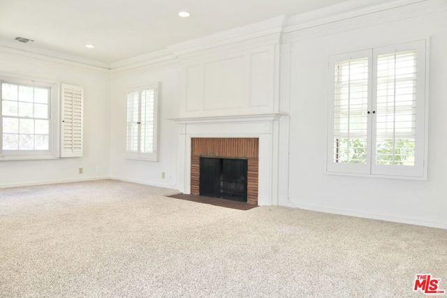 Building Photo - 210 S Spalding Dr Rental