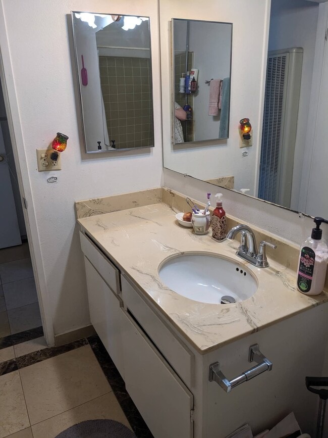 Photo - 717 Strand St Unit 8