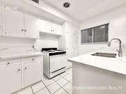 Photo - 337 S Elm Dr Unit 3