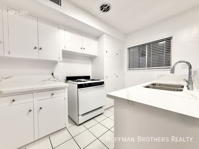 Photo - 337 S Elm Dr Unit 3