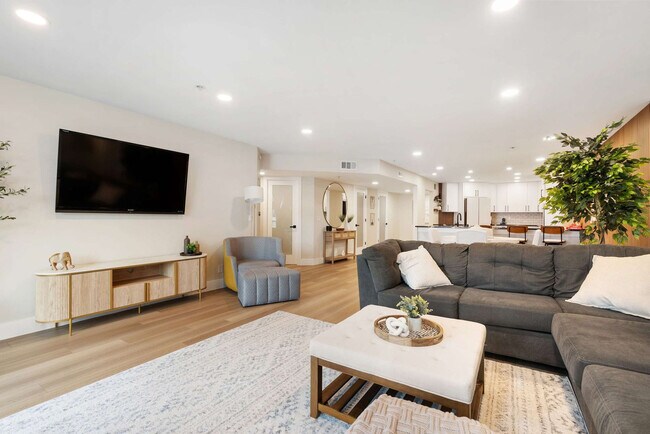 Photo - 2414 Front St Unit SI ID1513737P