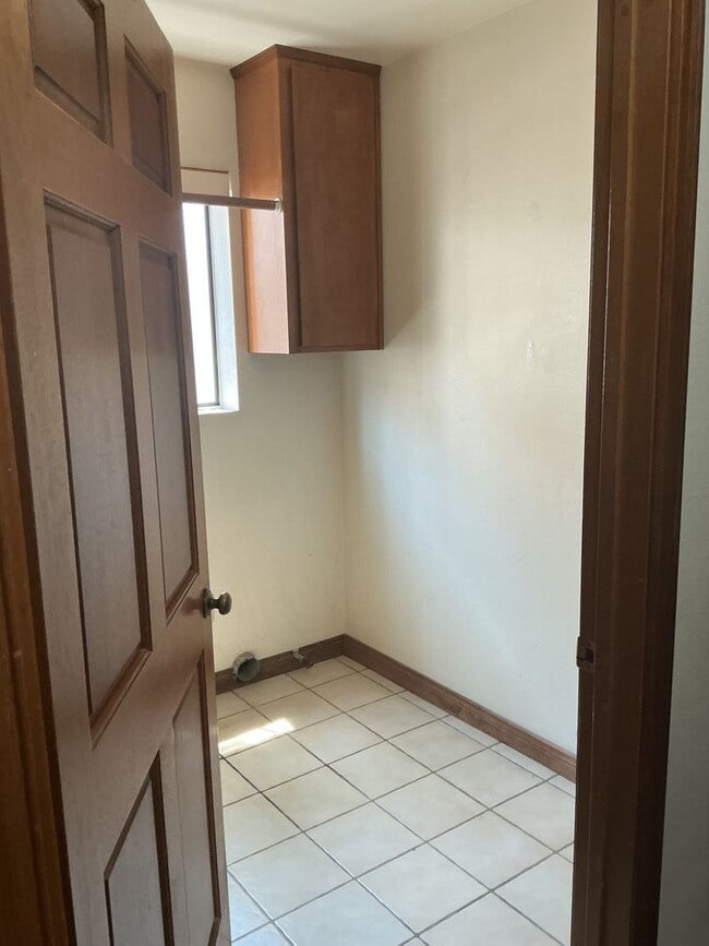 Photo - Los Caballeros #221 Unit 221A