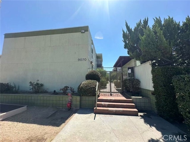 Building Photo - 9070 Huntington Dr Unit 19