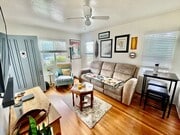 Photo - 4650-60 Niagara Ave