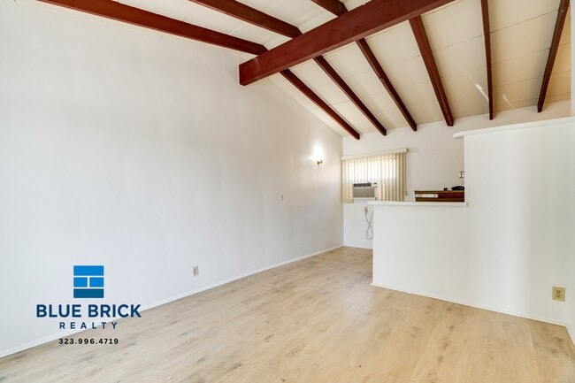 Building Photo - 7910 Willis Ave Unit 5