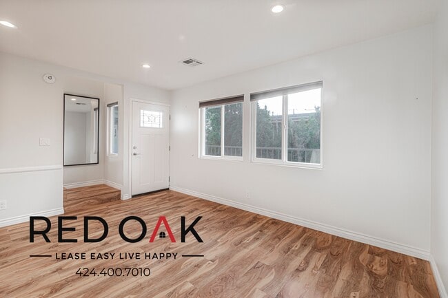 Photo - 11218 Oxnard St Unit 4