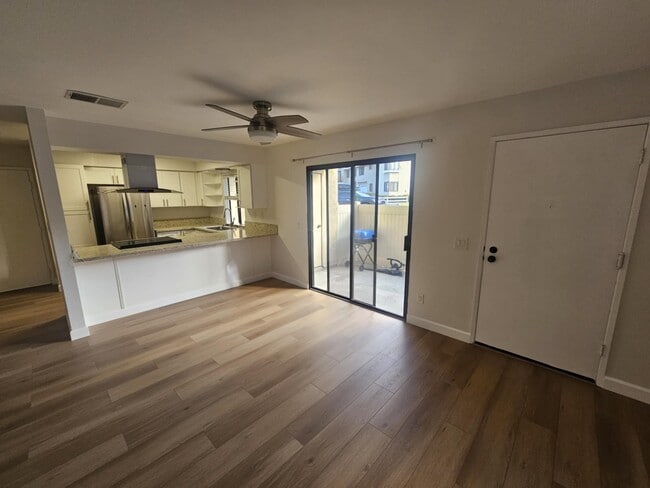 Building Photo - 1504 Concord Way Unit Condo