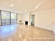 Photo - 724 N W Knoll Dr Unit 107