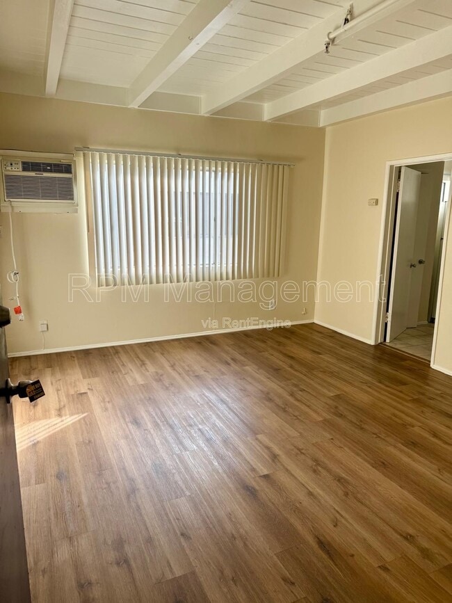 Building Photo - 6645 Etiwanda Ave Unit 9A