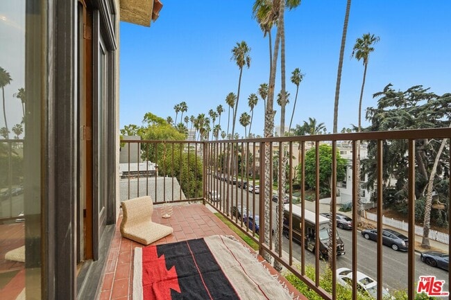 Photo - 911 5th St Unit 301