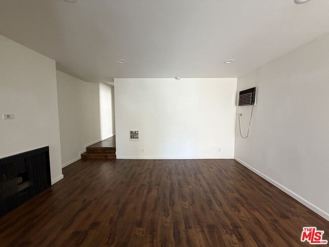 Photo - 1337 N Sierra Bonita Ave Unit 204