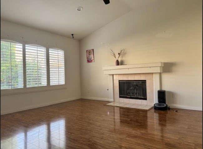 Photo - Beautiful 3-bedroom, 2-bathroom home located in Oxnard, CA.