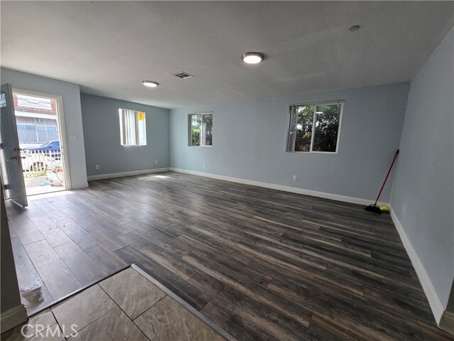 Photo - 715 W 58th St