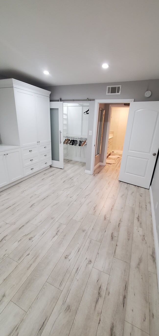 Photo - 1300 Midvale Ave Unit 309