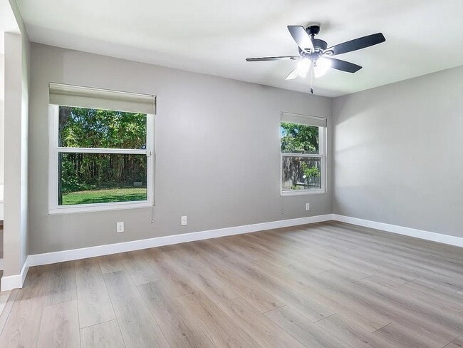 Photo - 11610 Cedar Way