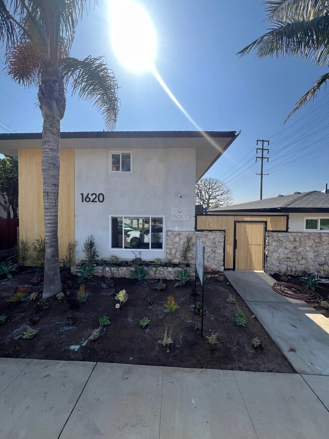Photo - Pacific Apartment Homes @ 1620 E Maple