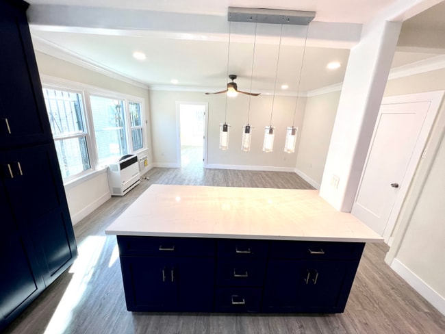 Photo - 855 W 43rd Pl