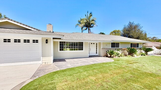 Photo - Lovely Single Story Home, Great Neighborhood, Amazing Yard Space, Close distance to Downtown Fall...