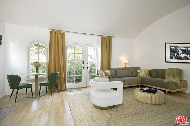 Photo - 953 N Martel Ave