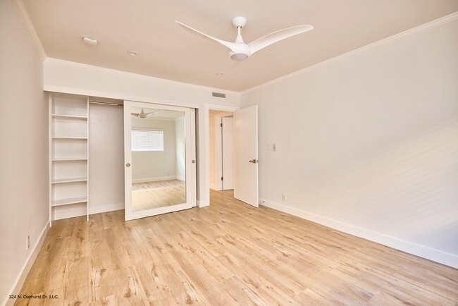 Apartment 207 - Hall Bedroom - Oakhurst 90210 Apartments