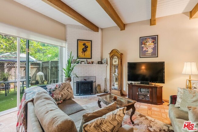 Building Photo - 6249 Green Valley Cir