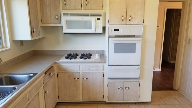 Photo - 1741 Lahoud Dr