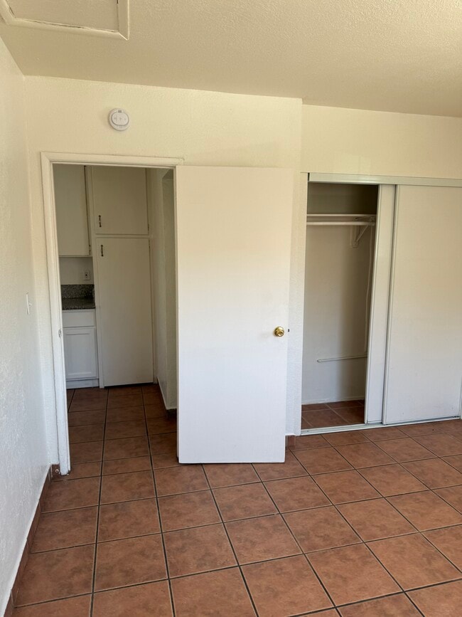 Photo - 4044 Mennes Ave