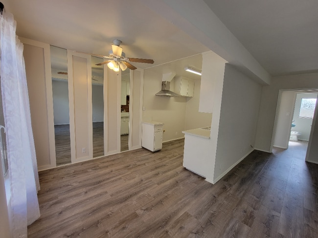 Photo - 13531 Wyandotte St Unit 6