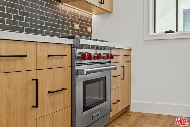 Photo - 14535 Killion St