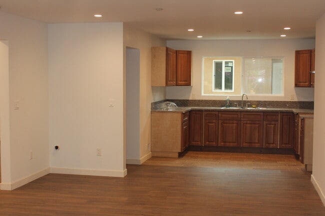 Photo - 14308 Osborne St House
