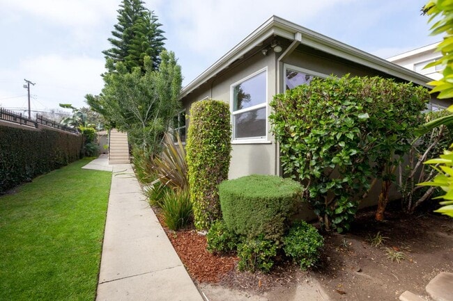 Building Photo - 3825 Sawtelle Blvd Unit 1