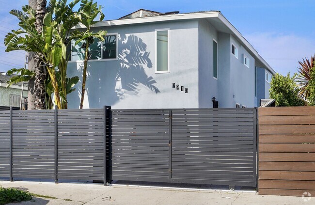 Building Photo - 2915 Hauser Blvd Unit 4 Rental