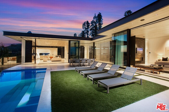 Photo - 1536 Blue Jay Way