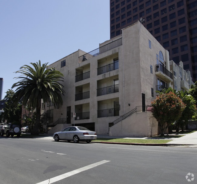 Building Front - 1150 Granville Ave Apartments