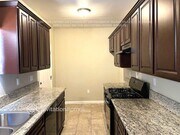 Photo - 304 W 2nd St