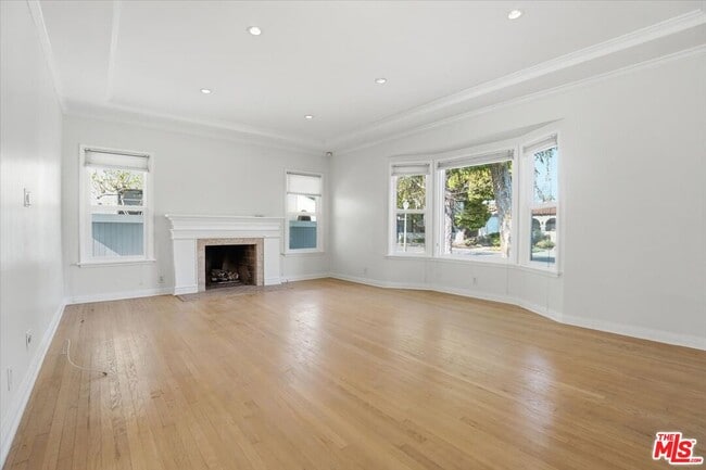 Photo - 2317 Veteran Ave