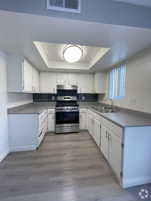 Building Photo - 17706 Scherzinger Ln Unit 30 Rental
