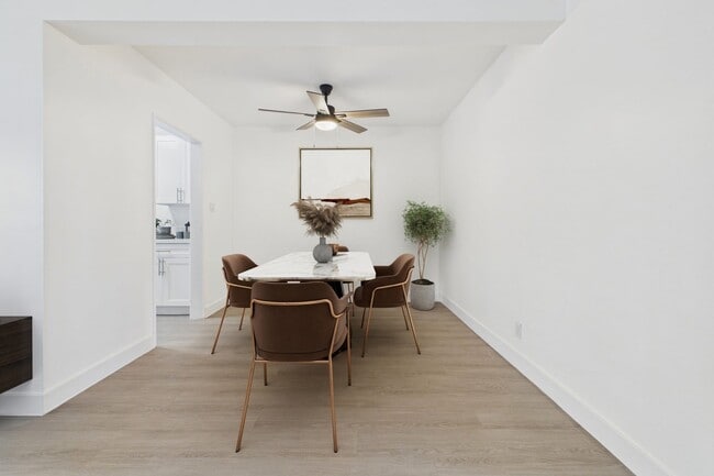 Photo - Sepulveda Apartments