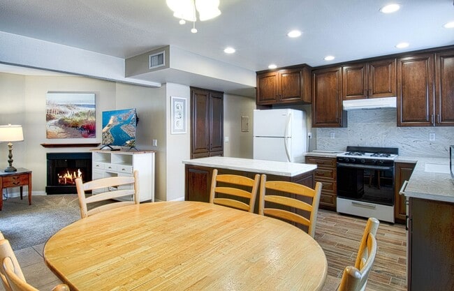 Photo - 414 E Oceanfront Unit C