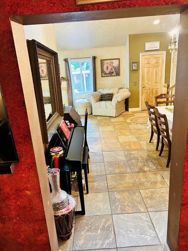 Photo - 1908 E Calico